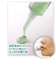美容液成分(コラーゲン、ヒアルロン酸など)たっぷりの導入液